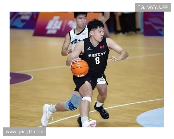 中国篮球联赛新赛季开启 八支强队争夺总冠军荣耀 竞争激烈精彩纷呈 中国篮球联赛新赛季开启 八支强队争夺总冠军荣耀 竞争激烈精彩纷呈