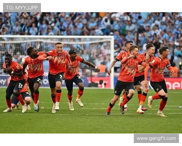 卢顿俱乐部崛起之路:从英格兰低级别联赛到英超新星的蜕变历程 卢顿俱乐部崛起之路:从英格兰低级别联赛到英超新星的蜕变历程