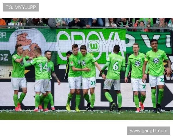 沃尔夫斯堡俱乐部崛起之路与德甲赛场绿色旋风的辉煌历程 沃尔夫斯堡俱乐部崛起之路与德甲赛场绿色旋风的辉煌历程