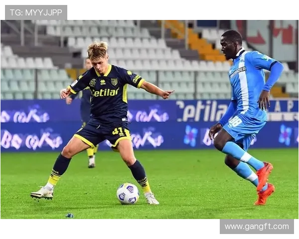 罗马主帅引领球队崛起 新赛季目标挑战意甲冠军荣耀 罗马主帅引领球队崛起 新赛季目标挑战意甲冠军荣耀