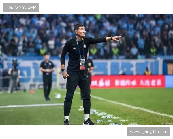 中国足球队新帅上任备战世界杯预选赛 全面提升队员战术水平与体能训练 中国足球队新帅上任备战世界杯预选赛 全面提升队员战术水平与体能训练