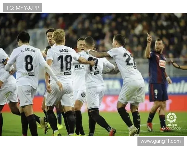 全球网坛群星上演年终巅峰对决激战引爆赛季收官关注热潮盛况空前 全球网坛群星上演年终巅峰对决激战引爆赛季收官关注热潮盛况空前