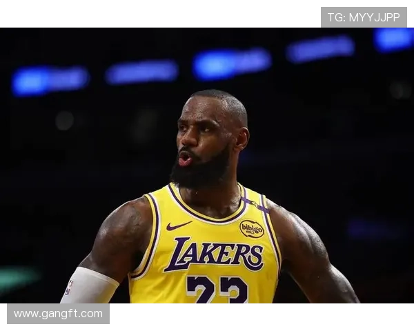 NBA季后赛格局生变超级球星领衔球队冲击总冠军新赛季走势引热议 NBA季后赛格局生变超级球星领衔球队冲击总冠军新赛季走势引热议