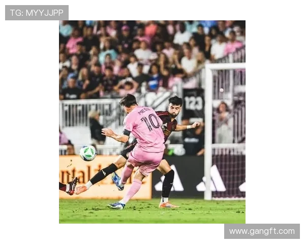 梅西加盟迈阿密国际后首场比赛精彩表现引发球迷热议 梅西加盟迈阿密国际后首场比赛精彩表现引发球迷热议