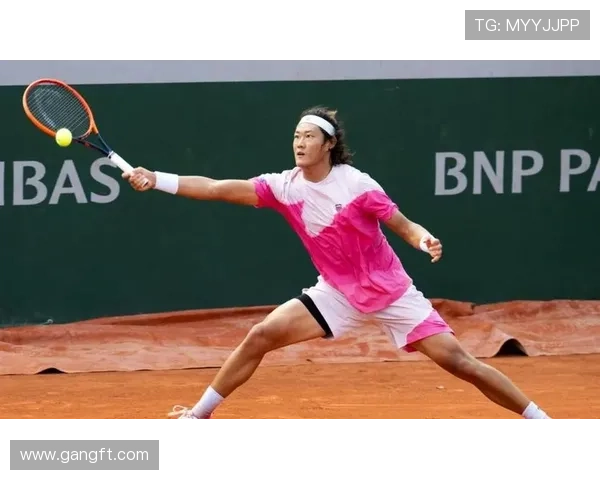 网球赛季开幕全球顶级选手齐聚争夺冠军荣耀