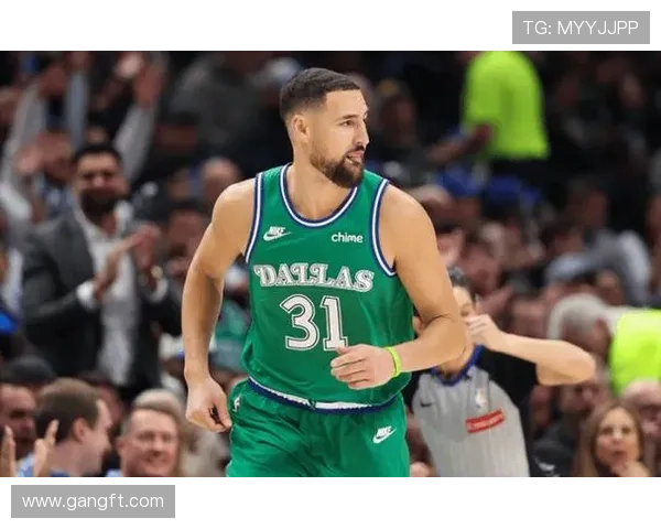 联盟震荡超级巨星交易传闻升级季后赛格局或将改写多队积极布局新赛季前景生变